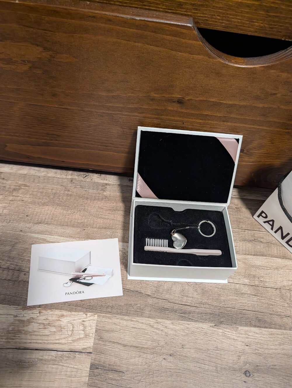 Pandora Jewelry Collectors Cleaning & Storage Kit